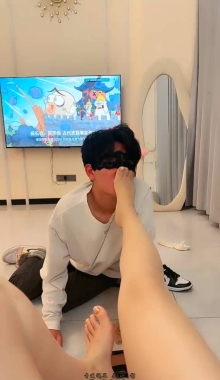 【辣姐】酸爽白棉袜气味玩弄小鲜肉