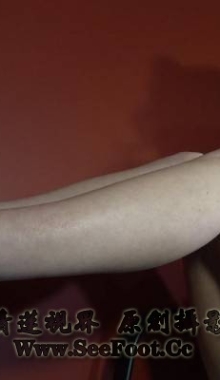 【欧美】闻甜甜美萝莉Carmela长筒靴酸臭棉袜脚