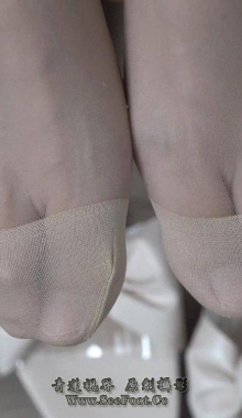 【南国足艺】工厂小妹小琪高跟丝袜美脚诱惑，挑鞋玩鞋！ 4K