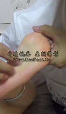 【网友作品】TK极品白里透红的JIOJIO挠痒 足控福利-1080P[313MB/11分钟]