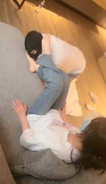 【香芋朱朱】少女的白嫩小脚真美味